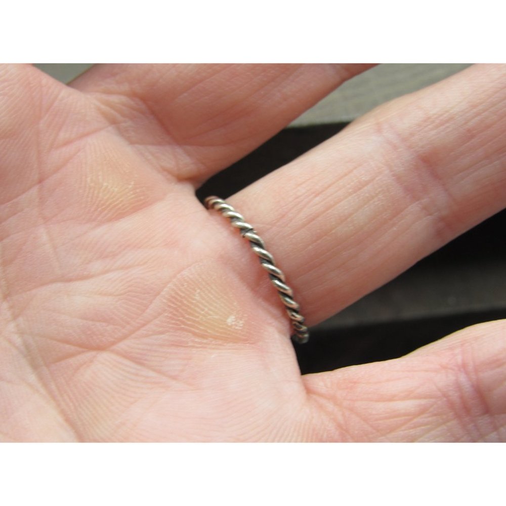 Size 7 Sterling Silver Rustic Thin Braid Band Rin… - image 3